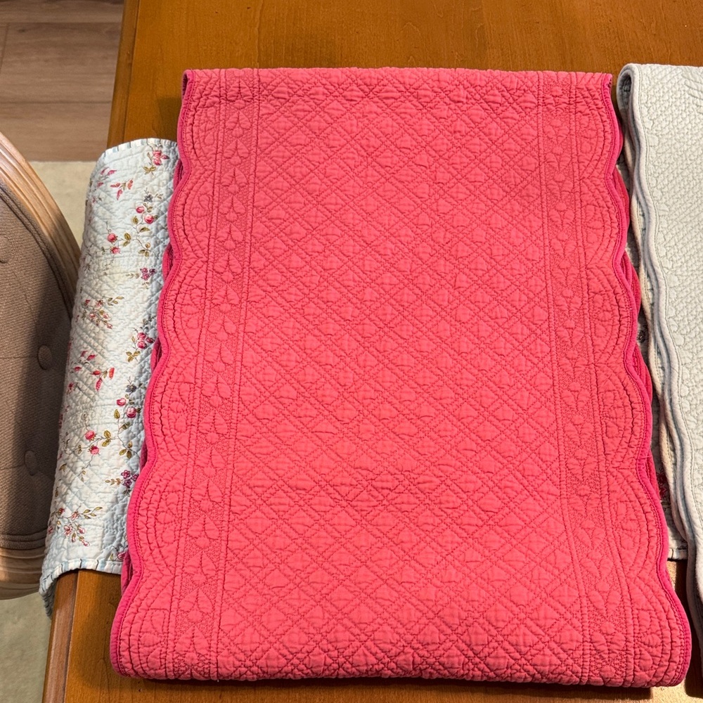 Williams Sonoma pink 100% cotton quilted table runner